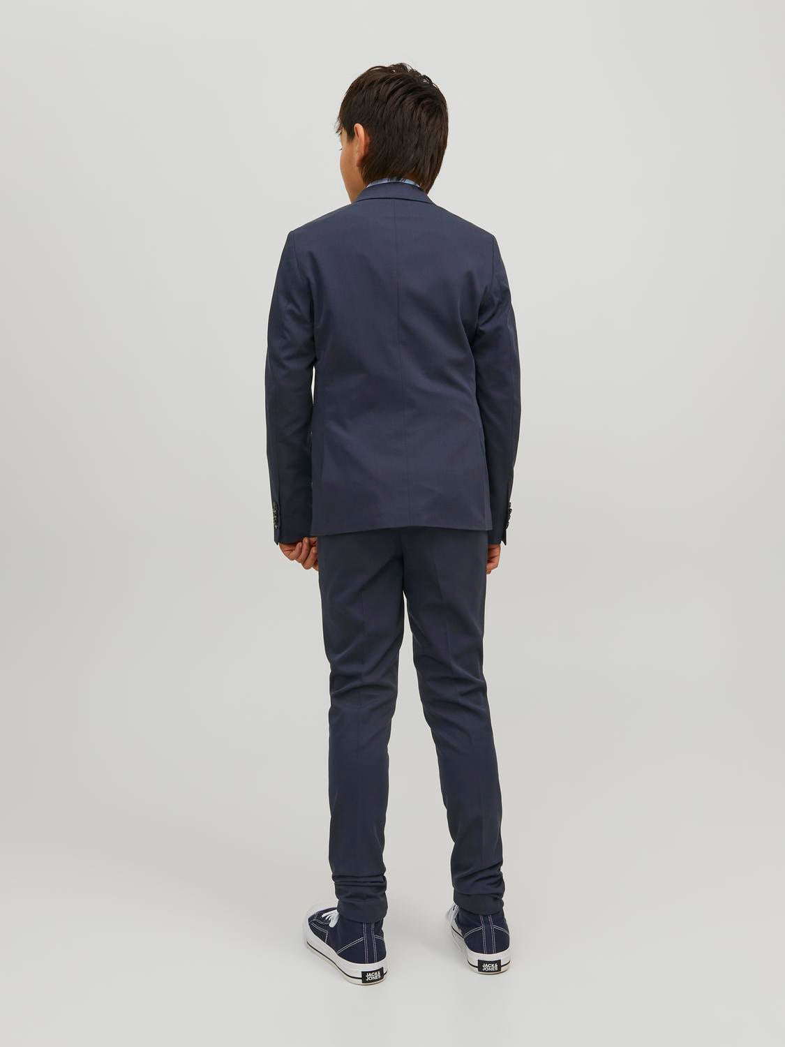 model_shot-back